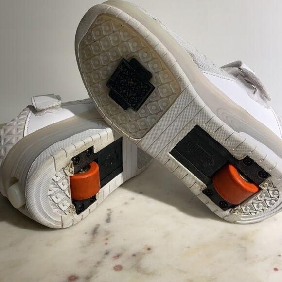 LED Light-Up Roller Skates‎ Kids Sneakers With USB Charging  White Size 35 - Picture 9 of 14